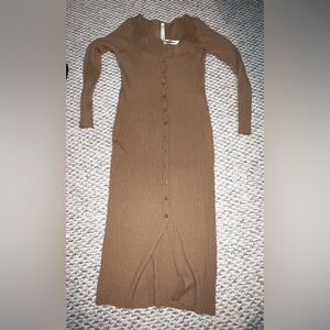 Aritzia soft knit, brown/camel comfy dress in medium.